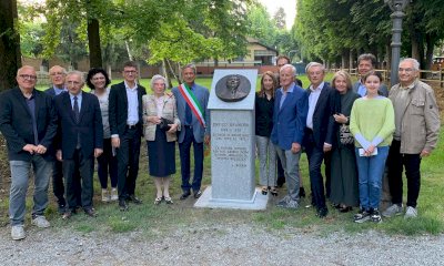 A Savigliano inaugurata una stele in memoria dell'ex sindaco Graneris