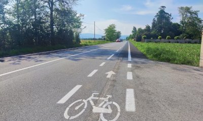 Una nuova corsia ciclabile in frazione Ronchi