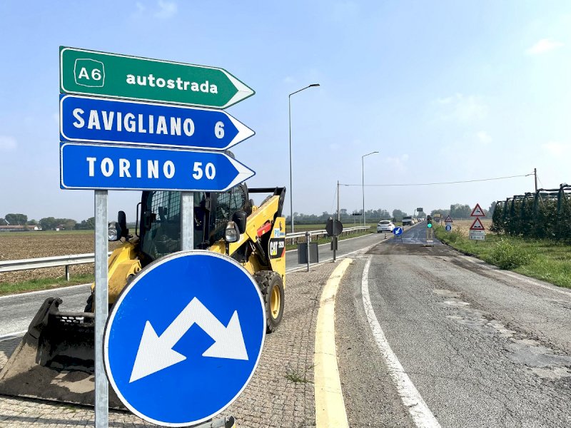 Un mese di asfaltature sulla Saluzzo-Savigliano: come cambia la viabilità