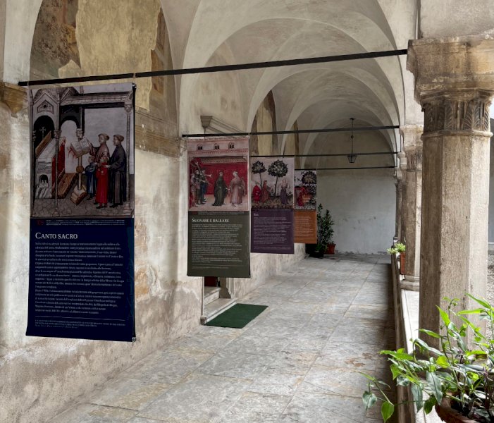 Nel chiostro di San Francesco in mostra 32 preziose miniature tratte da un codice medievale illustrato