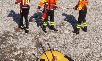 In gommone per salvare un cane dalle acque del Tanaro