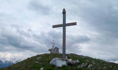 Le sterili polemiche sulle croci di vetta (che nessuno ha chiesto di rimuovere)