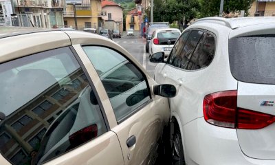 Peveragno, urta un'auto in sosta, poi si rifiuta di sottoporsi all’etilometro: denunciato