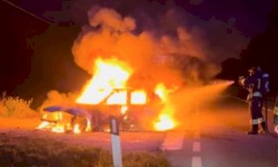 Auto in fiamme a Festiona, intervengono i Vigili del Fuoco