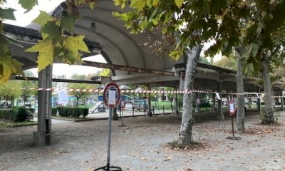 “La tettoia in cemento armato di piazza Giolitti è pericolante?”