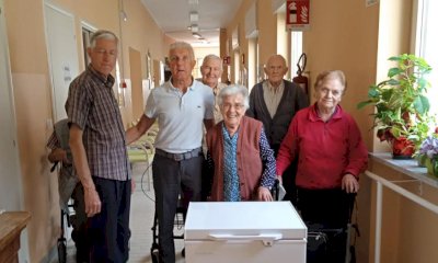 Demonte, donato un nuovo freezer alla casa di riposo