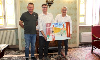 Alba: l’artista Andrea Marco Ghia ha donato una sua opera alla città