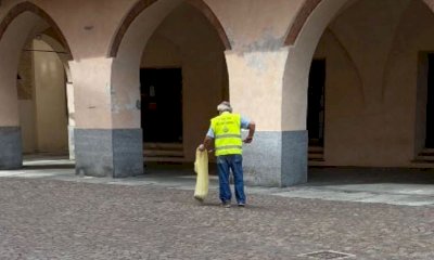 Alba, in azione per il decoro dell’area pedonale: coinvolti i percettori di rdc