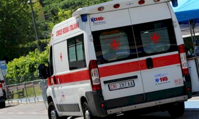Camion precipita in una scarpata a Piobesi d’Alba, grave un 35enne