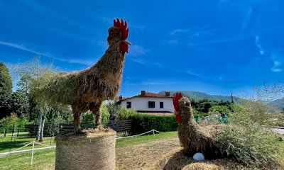 A Chiusa Pesio una straordinaria installazione di paglia e fieno