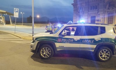 Alla guida senza patente, fugge durante un controllo: fermato sulla Bovesana dopo un inseguimento