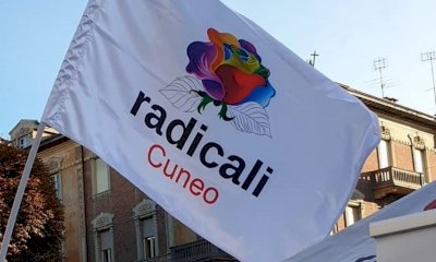 Continua la raccolta firme dei Radicali sulle sei proposte di legge di iniziativa popolare