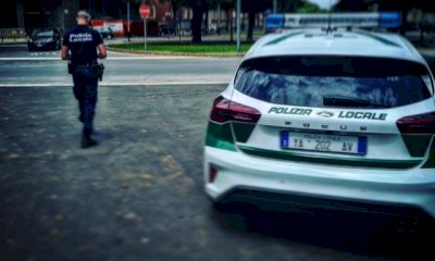 Sotto effetto di stupefacenti, dà in escandescenze e minaccia i Vigili: denunciato