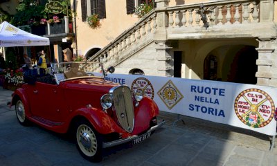 Domani decine di auto d’epoca a Santo Stefano Belbo per “Ruote nella Storia”