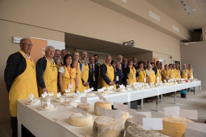 100 i formaggi cuneesi al concorso dell’Onaf al castello di Grinzane Cavour
