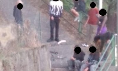 Teppisti a Cuneo: sfasciano una bici per noia e la abbandonano sulle scale