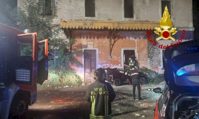 Auto contro un muro a Villafalletto, due feriti
