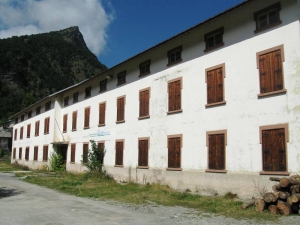 Ex caserma di Casteldelfino passa dal Demanio al patrimonio di Provincia e Comune di Cuneo