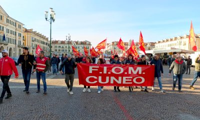 Sciopero, centinaia in piazza a Cuneo con Cgil e Uil