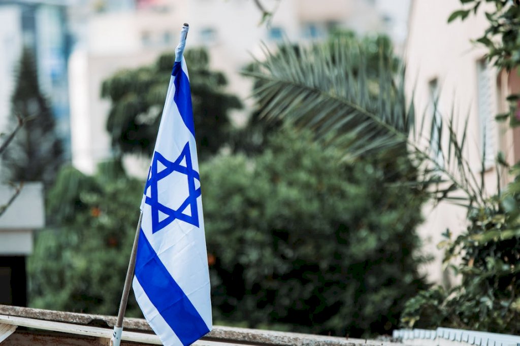 Bra, no alla richiesta del centrodestra di esporre la bandiera di Israele in municipio