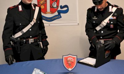 Alba, due giovani arrestati per spaccio di stupefacenti nei parchi cittadini