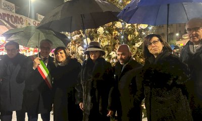 La ministra Casellati ad Alba per l’accensione dell’albero di Natale