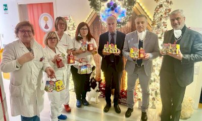 Franco Graglia all’ospedale Regina Margherita di Torino per consegnare panettoni e sorrisi