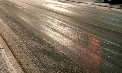 Strade ghiacciate, tamponamento a catena sulla strada del 