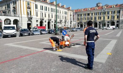 “Troppi rattoppi con l’asfalto in piazza Galimberti: così si rovina il salotto di Cuneo”