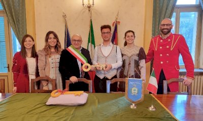 Le maschere di Moretta ricevono le chiavi della città dal Sindaco