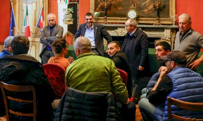 Fossano, il sindaco Tallone e il senatore Bergesio incontrano gli agricoltori