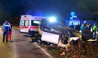 Si ribalta con l'auto a Boves, era ubriaco: denunciato
