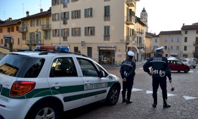 Ubriaco, entra in un bar minacciando avventori e barista: è successo a Bra