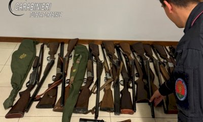 Controlli tra i cacciatori in valle Po: i Forestali sequestrano trenta fucili e tre pistole
