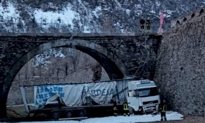 Tir giù dal ponte a Vinadio, illeso il conducente