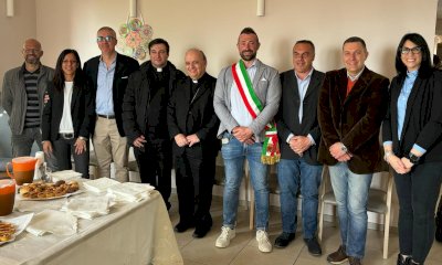 Il vescovo di Alba visita gli ospiti di Casa Serena a Monteu Roero