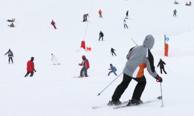 Dopo l’incidente sugli sci a Limone denunciano una ragazza: ora devono pagare per averla calunniata