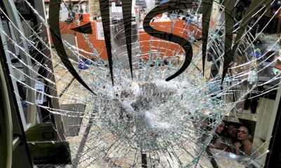 Vandalizzata la porta d'ingresso del negozio JM Elisir di Cuneo