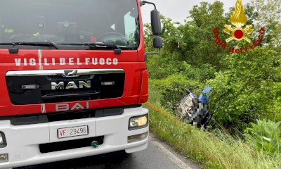 Auto fuori strada a Sommariva Perno, illeso il conducente