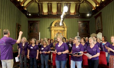 Alba: accolto in municipio il coro Vocalix