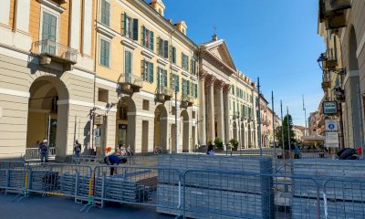 È iniziato in via Roma il montaggio degli allestimenti per Cuneo Illuminata