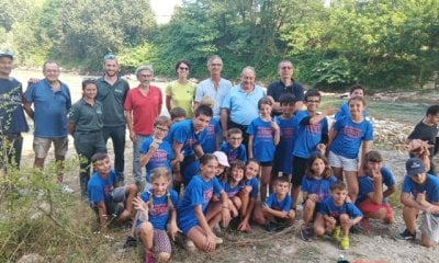 A Cuneo 5 mila piccole trote ripopolano il fiume del Parco Fluviale Gesso e Stura