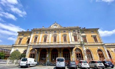 Stazione di Saluzzo, finalmente Rfi batte un colpo: iniziata la pulizia della vegetazione