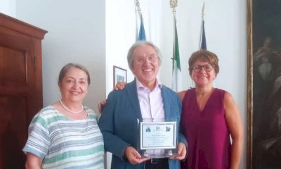 Borgo San Dalmazzo, ricevuto in Comune il tenore Michelangelo Pepino