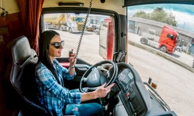 Donne e motori: il mondo dell’autotrasporto raccontato dalle camioniste