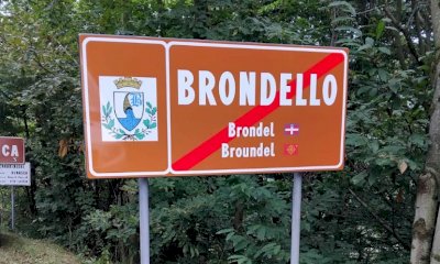 Brondello, installati i nuovi cartelli con il nome del Comune