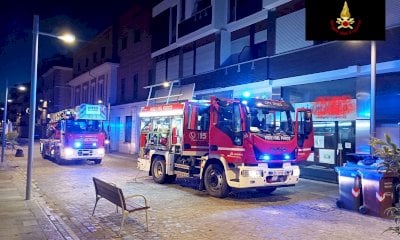 Incendio in uno scantinato in via XX Settembre a Cuneo, sul posto i Vigili del Fuoco