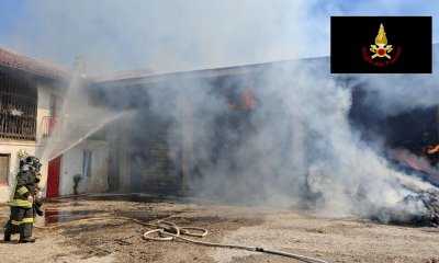 Incendio in un deposito di rotoballe a Tagliata di Fossano