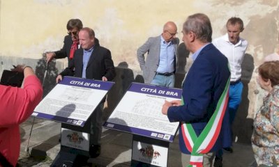 Due pannelli tattili ritraggono il Comune di Bra e Palazzo Mathis