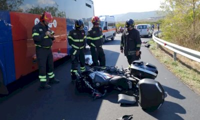 Scontro tra moto e pullman a Iglesias, in Sardegna: morto un ventottenne albese